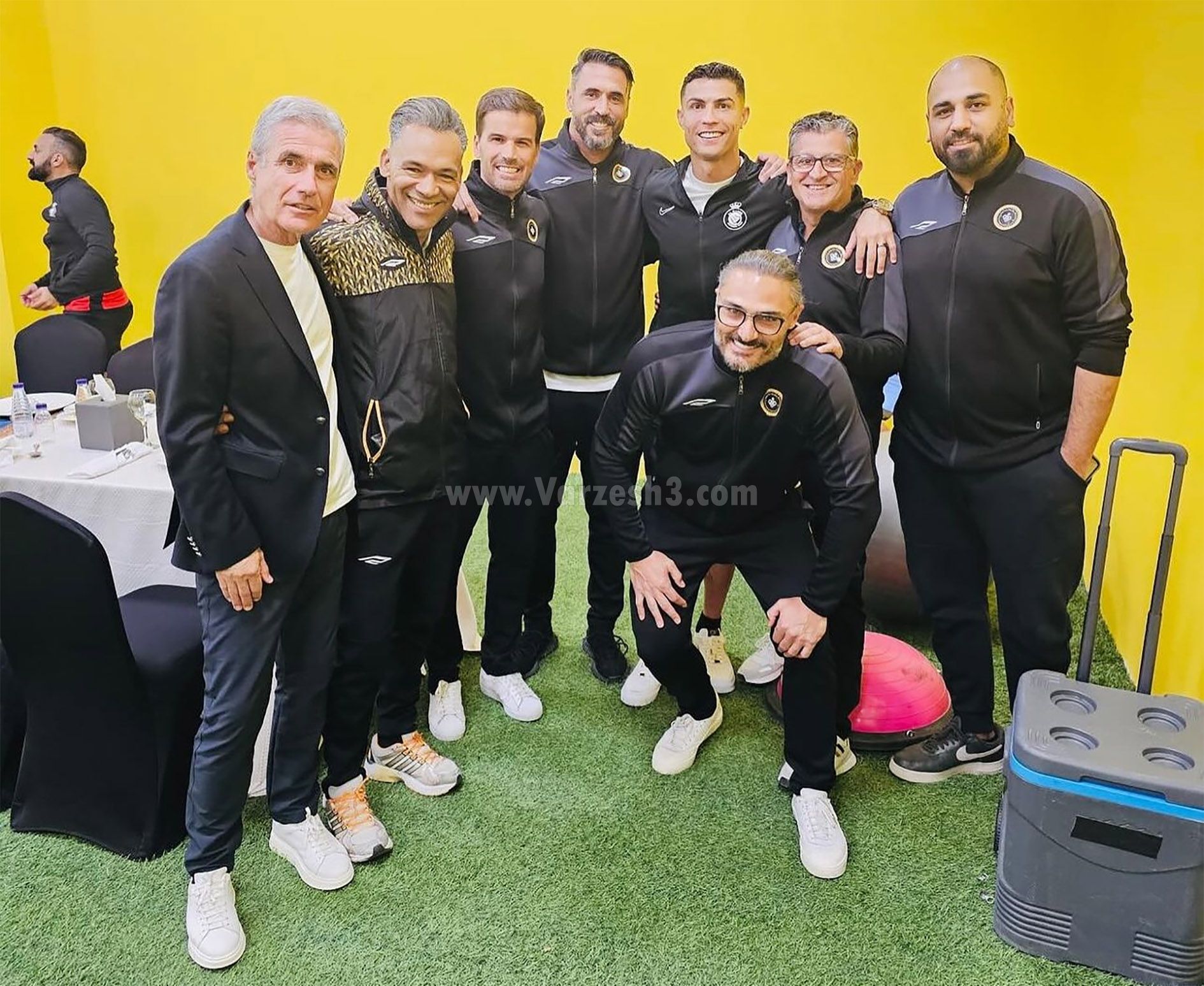 (تصاویر) رونالدو به کادر تیم سپاهان: قرمه‌سبزی برایم می‌آوردید!