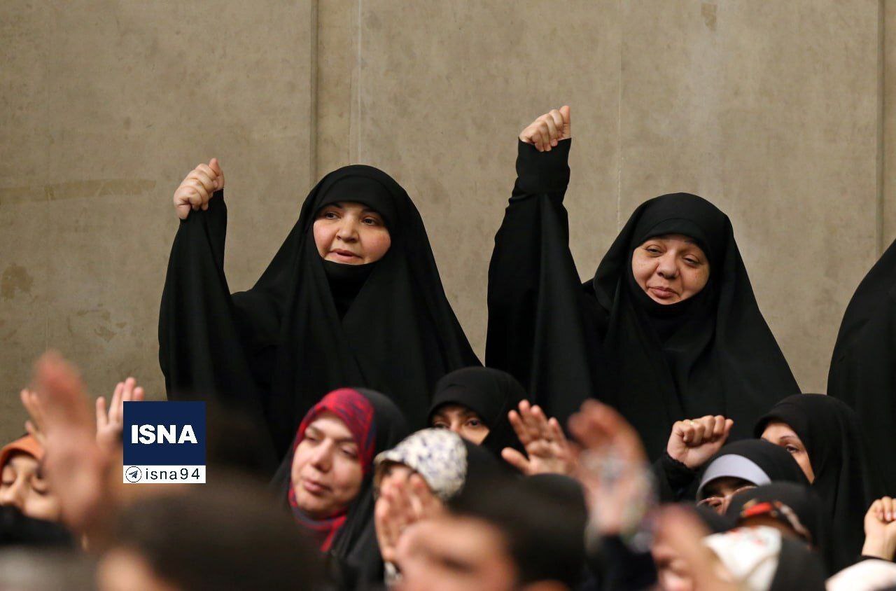 (عکس) حضور فرزند سیدحسن نصرالله در دیدار با رهبر انقلاب