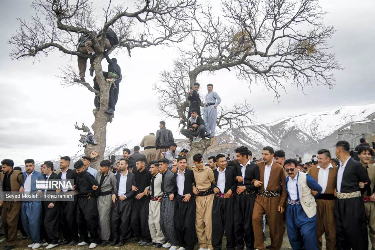 (تصاویر) استقبال از نوروز در روستای چشمیدر