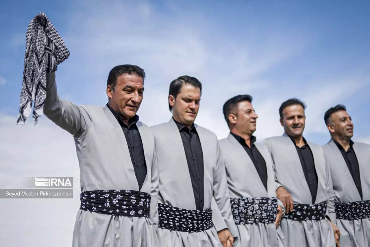 (تصاویر) استقبال از نوروز در روستای چشمیدر