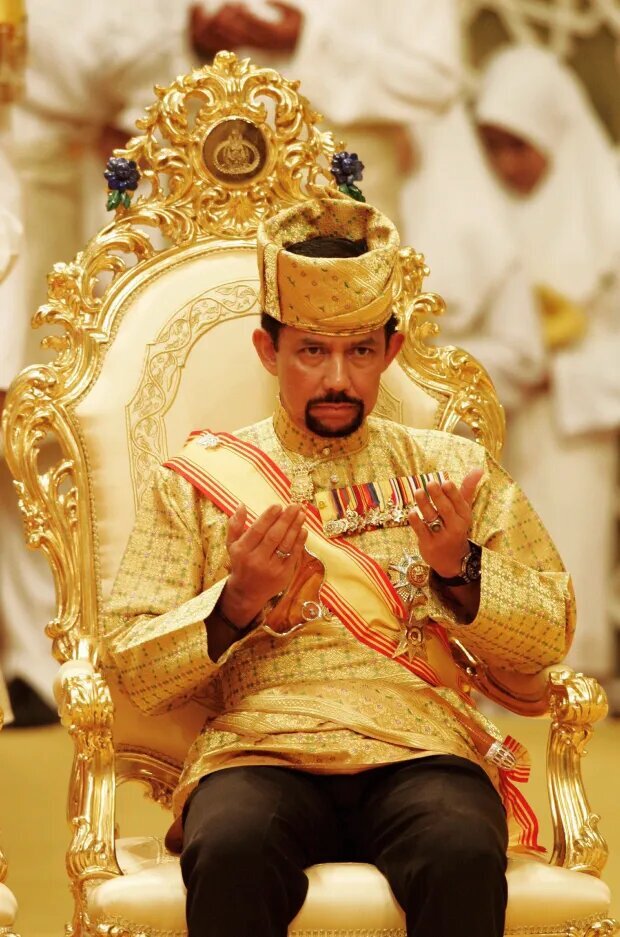 بازیکن گمنام جهان ۱۲ برابر لیونل مسی و کریستیانو رونالدو ثروت دارد