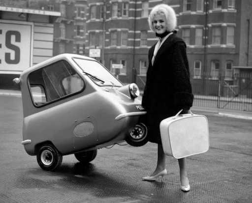 (ویدئو) خودرویی که هیچ وقت مشکل جای پارک ندارد!