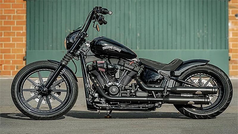 هواداران نام این موتور را روی بدنشان خالکوبی میکنند! هواداران نام این موتور را روی بدنشان خالکوبی میکنند!