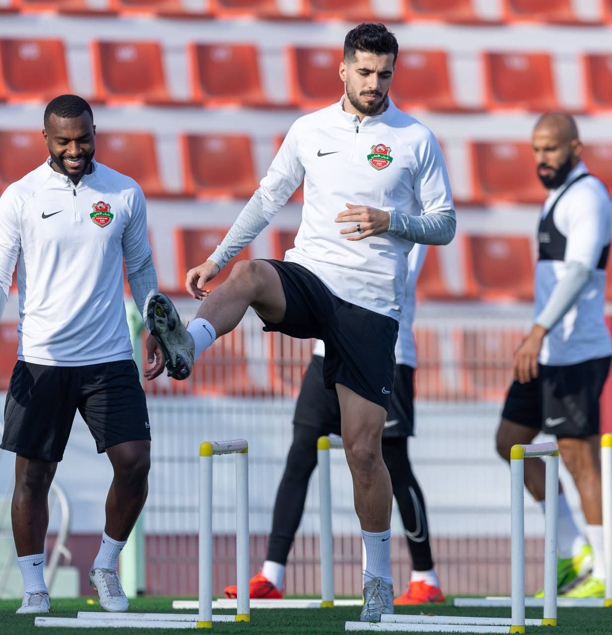 سعید عزت اللهی در تمرین شباب الاهلی