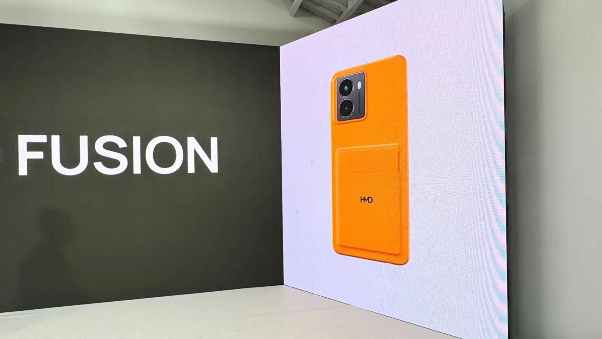 نوکیا را فراموش کنید؛ باربی در راه است!