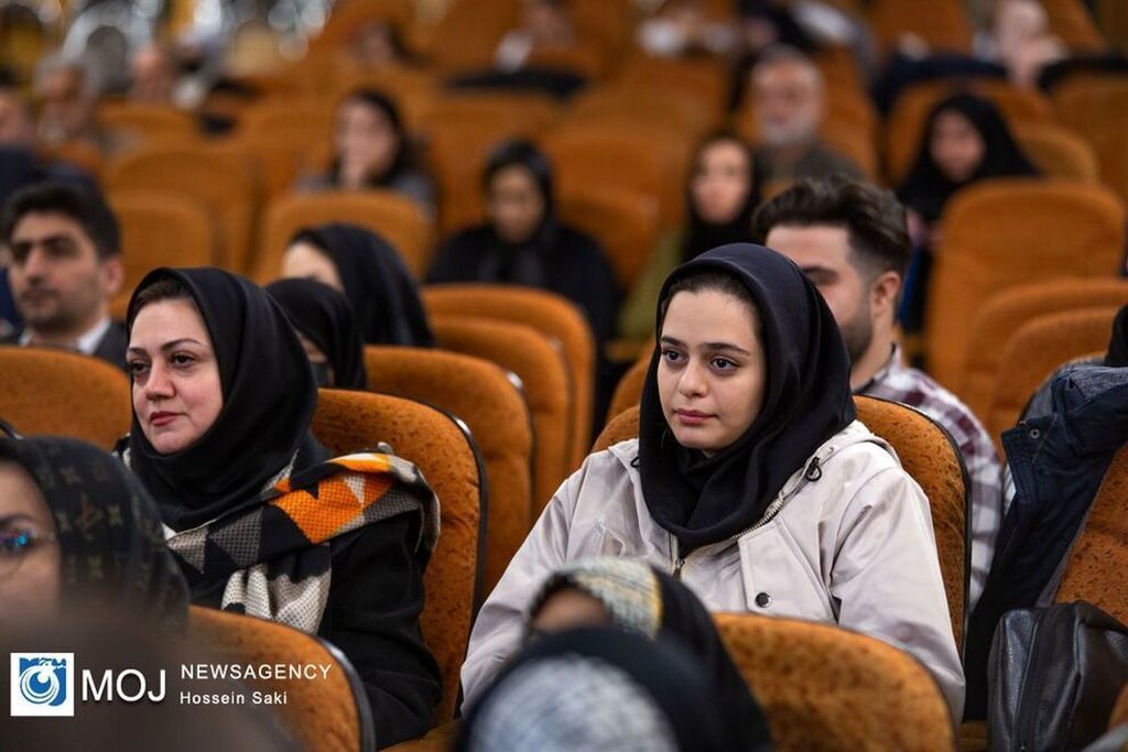 (عکس) آقای بازیگر و یک بادیگارد در مراسم ائتلاف نامزد‌های مجلس خبرگان!