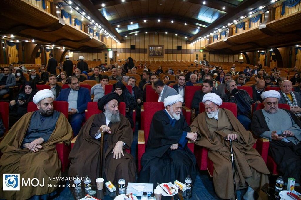 (عکس) آقای بازیگر و یک بادیگارد در مراسم ائتلاف نامزد‌های مجلس خبرگان!