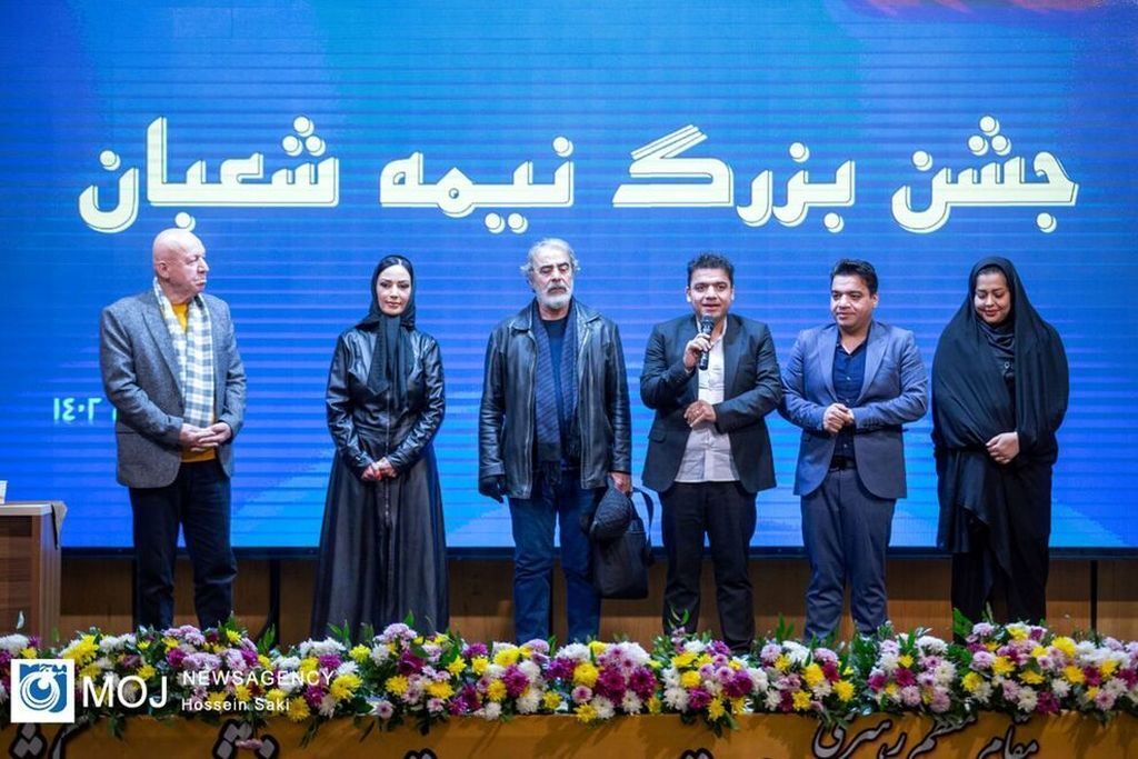 (عکس) آقای بازیگر و یک بادیگارد در مراسم ائتلاف نامزد‌های مجلس خبرگان!