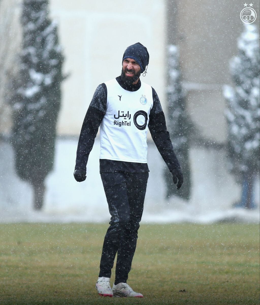 (عکس) حالا چشمی با خیال راحت میجنگد (عکس) حالا چشمی با خیال راحت میجنگد