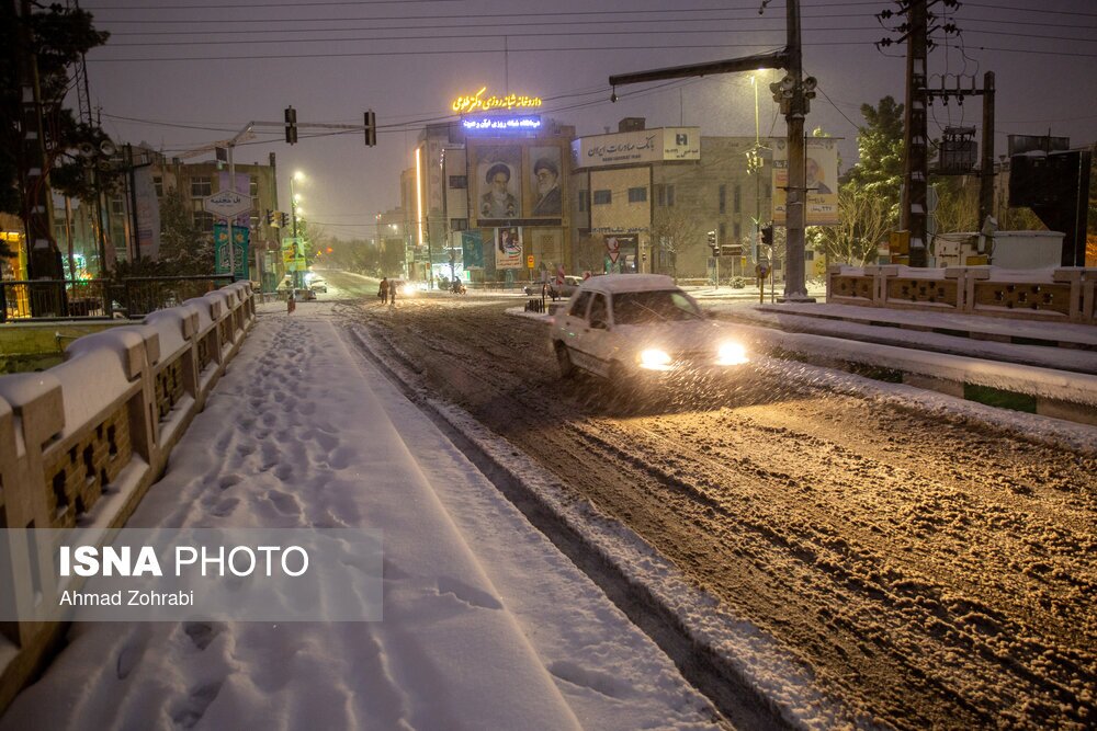 (تصاویر) بارش نخستین برف زمستانی در قم