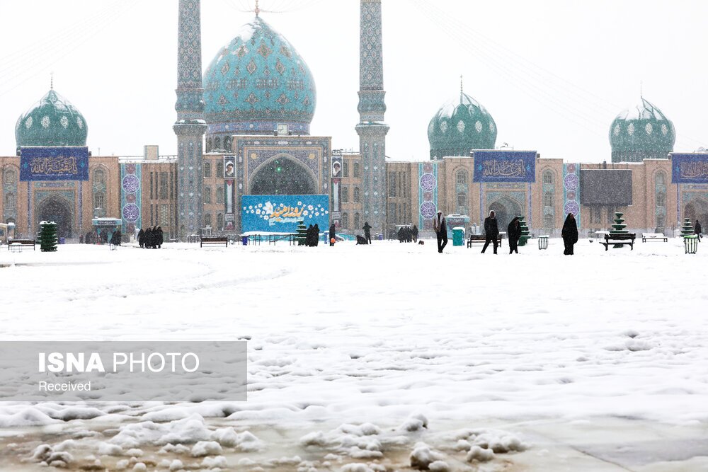 (تصاویر) روز برفی جمکران
