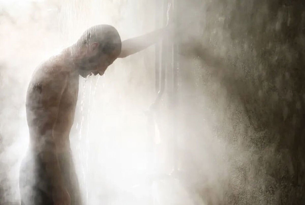 سیر تا پیاز فیلم «شب داخلی دیوار»