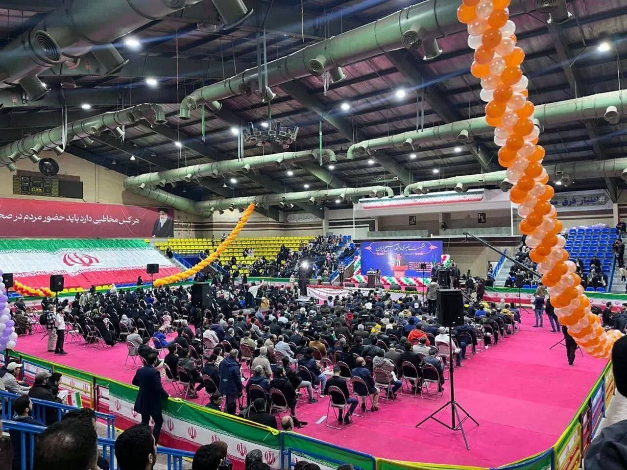 (عکس) سخنرانی رائفی‌پور برای صندلی‌های خالی