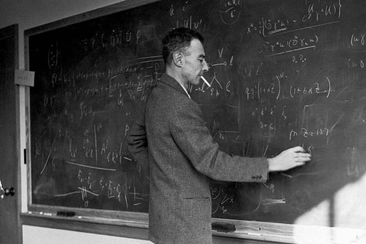 جی رابرت اوپنهایمر: ۵ حقیقت درباره «پدر بمب اتمی»؛ از لیست سیاه آمریکا تا ارتباط با کمونیسم!