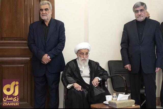 آیتالله جنتی در حال عزاداری برای همسر مرحومش آیتالله جنتی در حال عزاداری برای همسر مرحومش