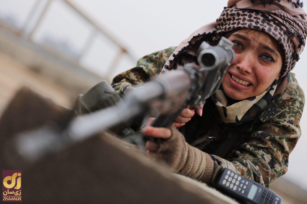 صدف اسپهبدی با اسلحه