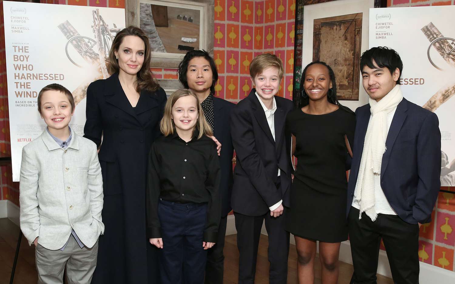 عکس دسته جمعی آنجلینا جولی به همراه بچه‌هایش بدون حضور برد پیت