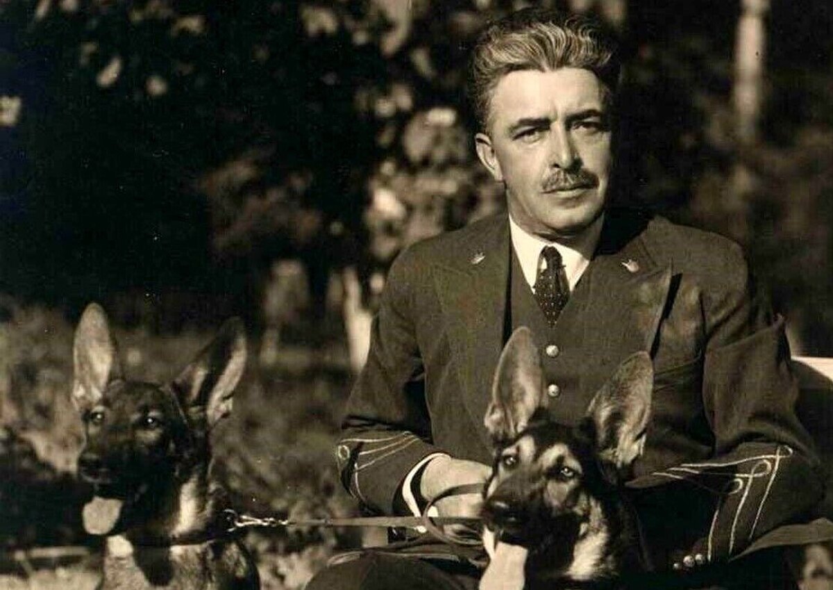 رضا شاه چگونه با توطئه انگلیس مورداعتمادترین شخص دربار را به قتل رساند؟! /// بزرگ‌ترین قتل رضا شاه در دربار با توطئه انگلیس