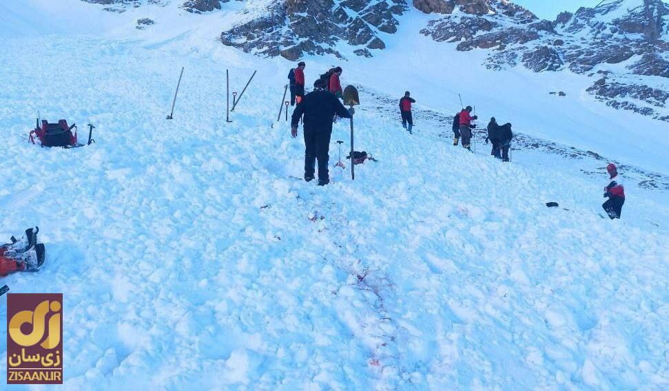 تصاویری از عملیات جستوجوی کوهنوردان مفقود شده در برف تصاویری از عملیات جستوجوی کوهنوردان مفقود شده در برف