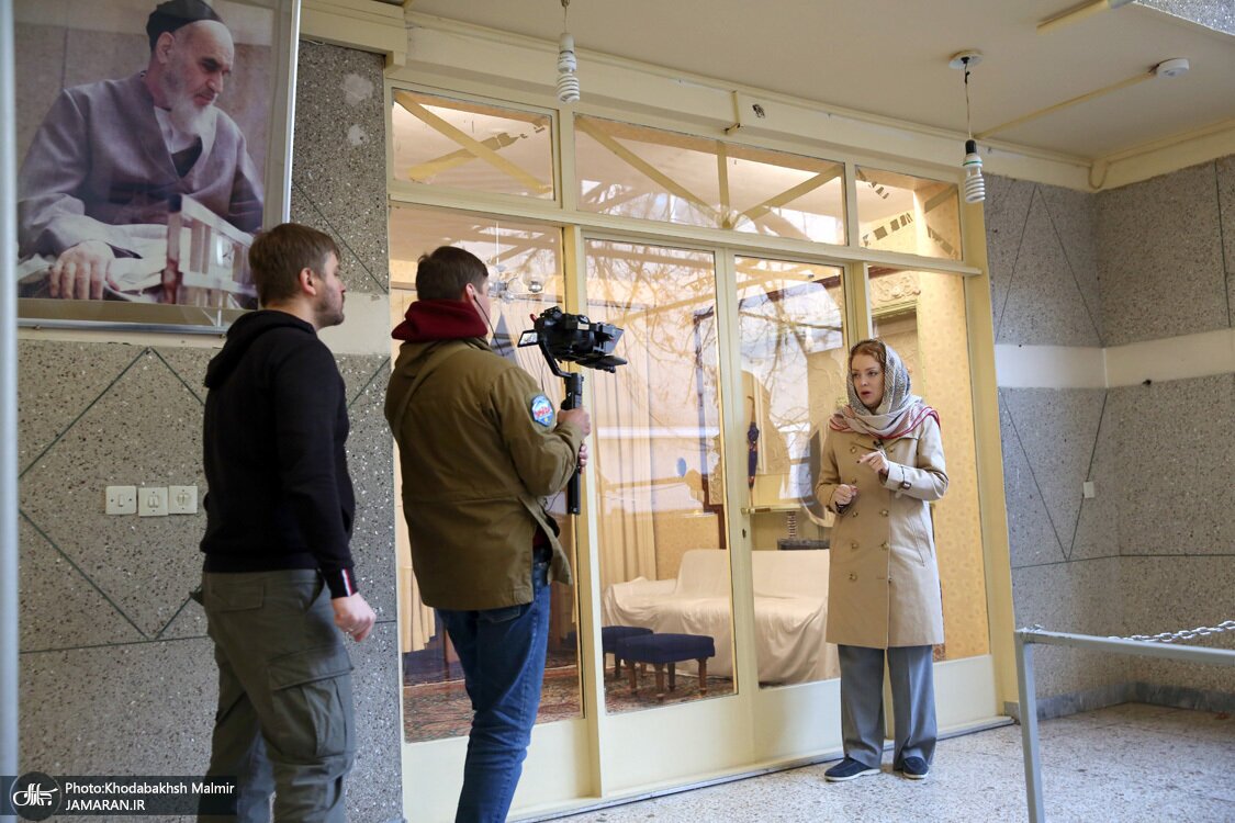 (تصاویر) حجاب مجری مشهوری روسیه در بیت امام خمینی