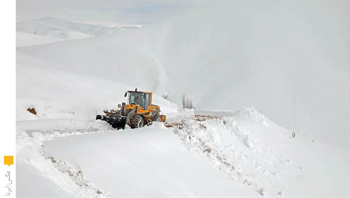 (ویدئو) بارش برف در اولین روز بهار در محور مریوان سقز گردنه «کانی‌کن»