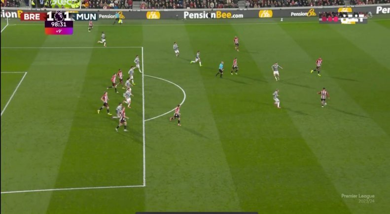 (عکس) قدوس جشن منچستر را خراب کرد (عکس) قدوس جشن منچستر را خراب کرد