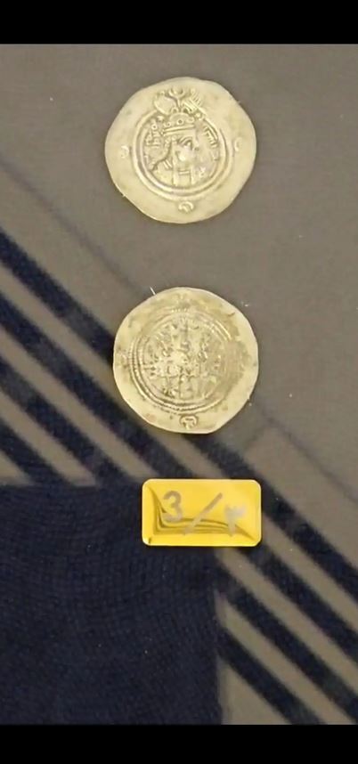 سکه ای که به مناسبت حکومت یک زن در ایران ضرب شد