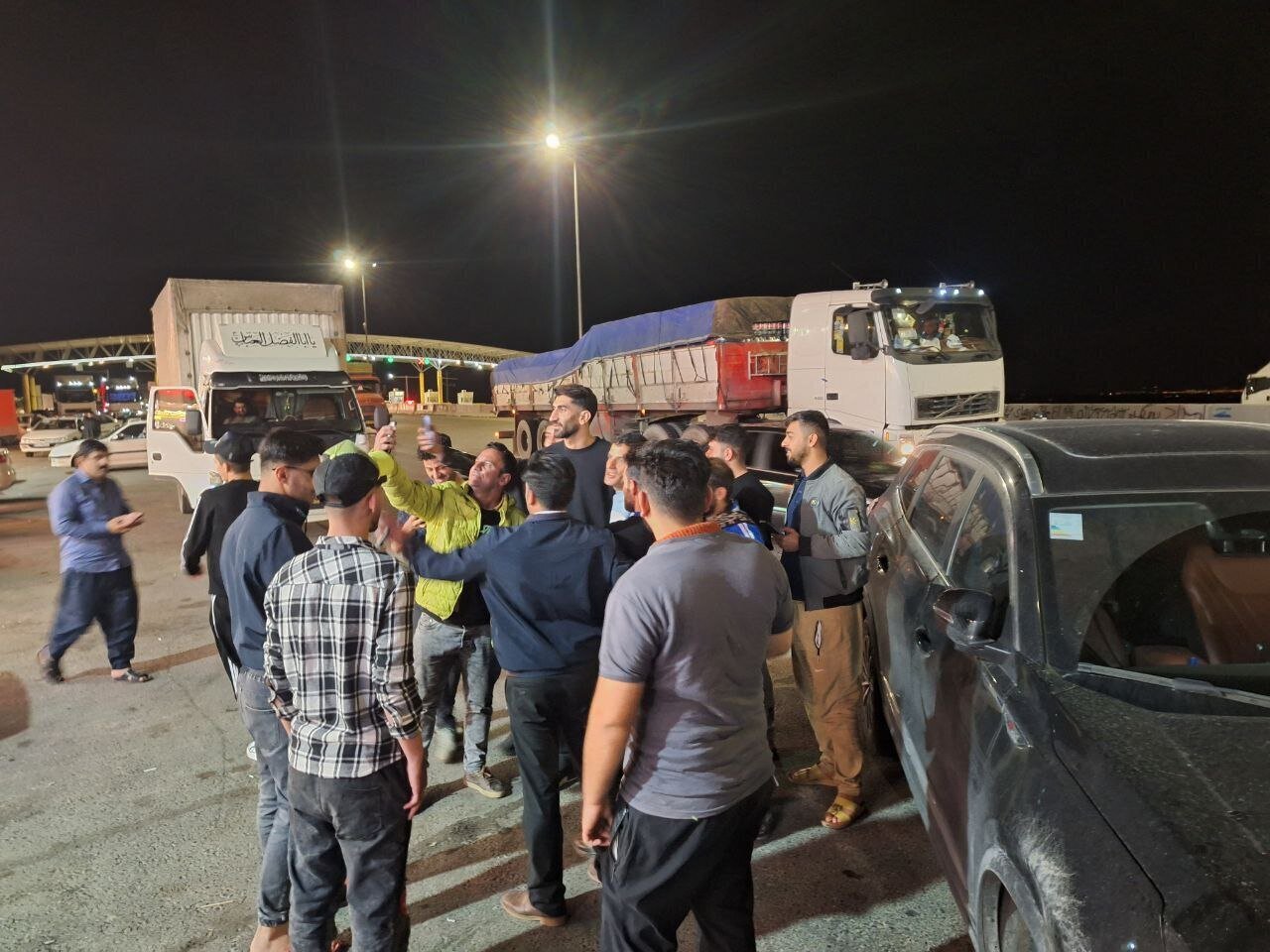 (عکس) استقبال ویژه لرستانی‌ها از بیرانوند