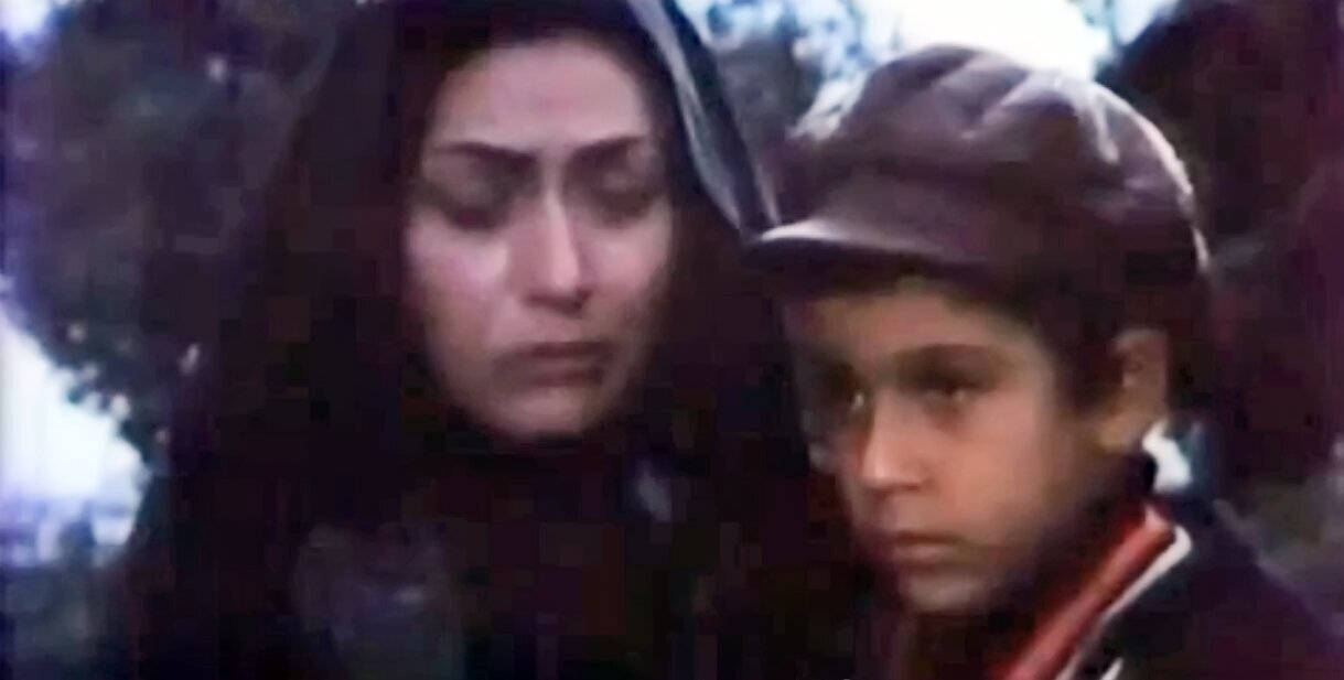 تصاویری دیده نشده از کودکی رضا داوودنژاد در آغوش مرحوم فریماه فرجامی تصاویری دیده نشده از کودکی رضا داوودنژاد در آغوش مرحوم فریماه فرجامی