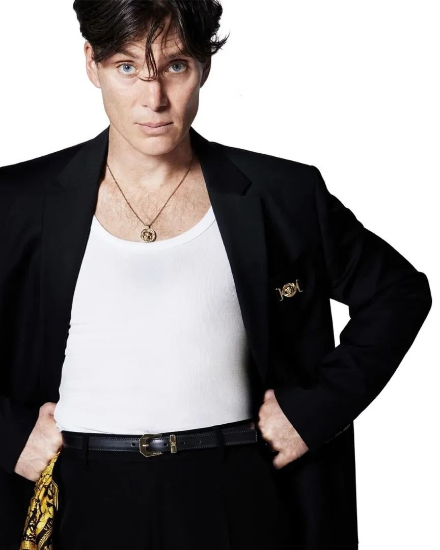 فوتوشات‌های کیلین مورفی برای برند versace