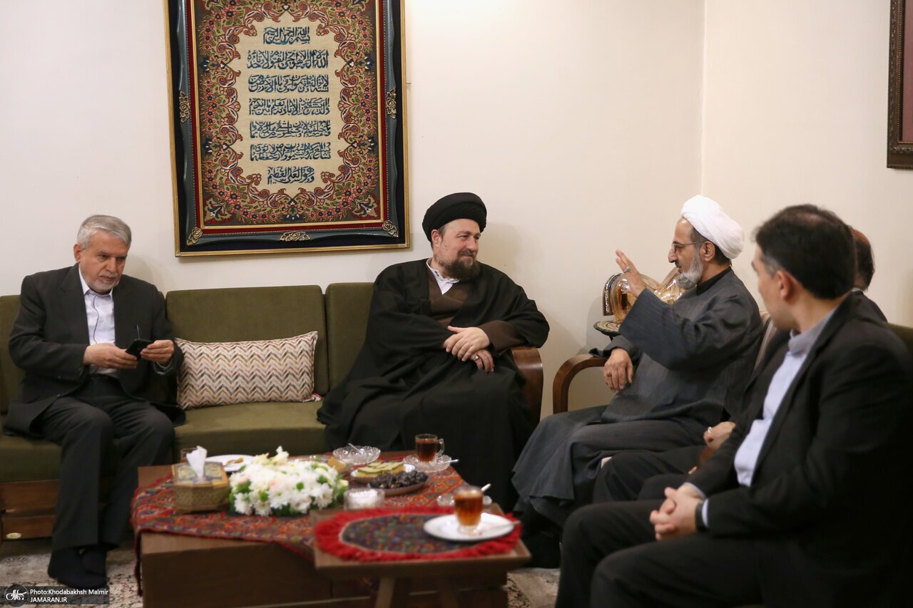 گپ و گفت سید حسن خمینی با همسر و فرزندان زهرا شجاعی + عکس