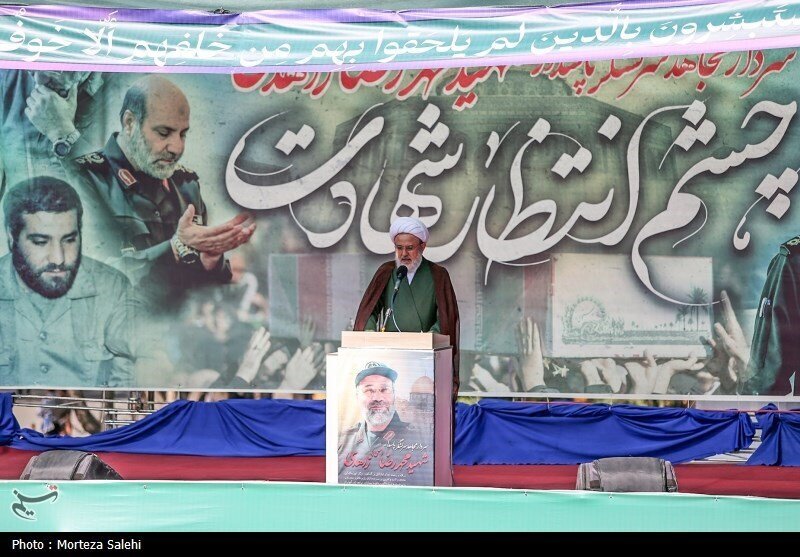 تصاویری از چهره‌های غمگین سردار قاآنی و سردار سلامی در مراسم تشییع پیکر شهید زاهدی