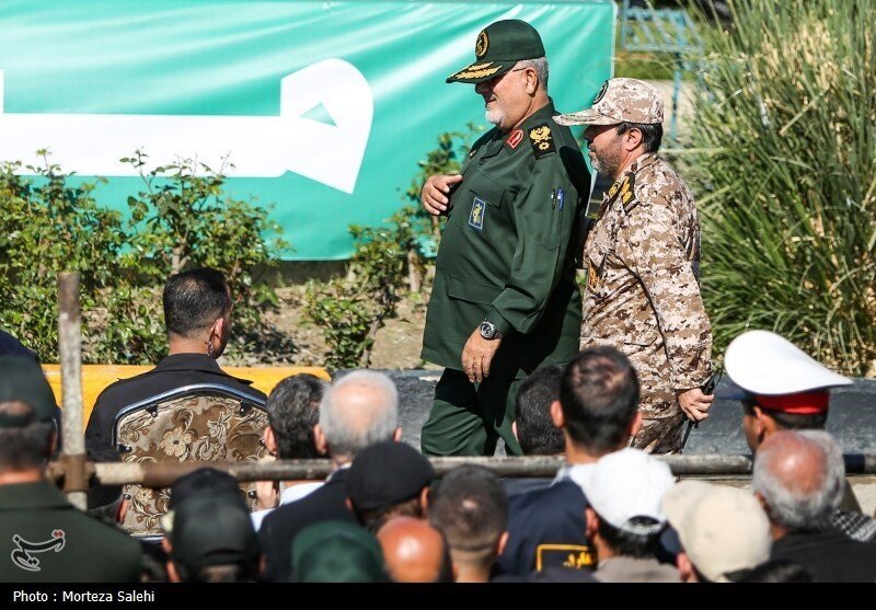 تصاویری از چهره‌های غمگین سردار قاآنی و سردار سلامی در مراسم تشییع پیکر شهید زاهدی