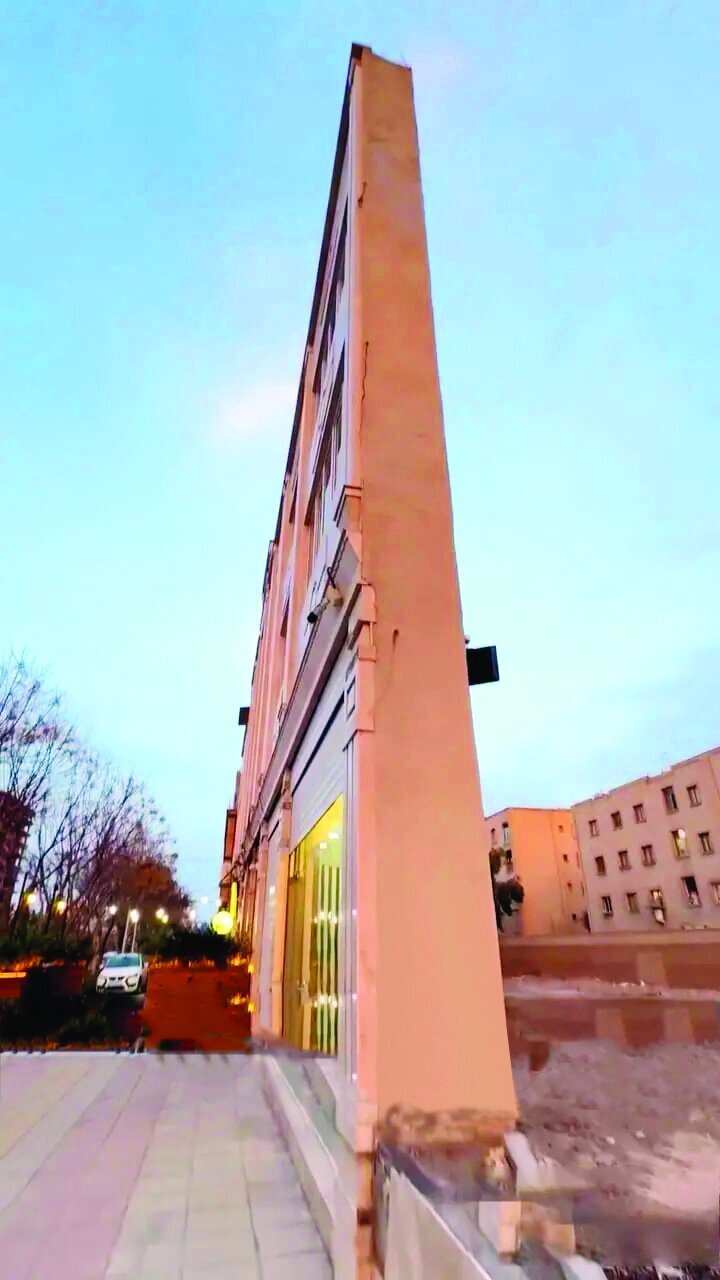 (عکس) باریکترین آپارتمان جهان در قم! (عکس) باریکترین آپارتمان جهان در قم!