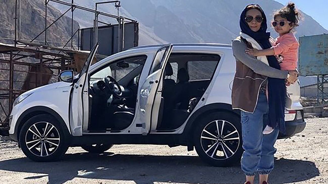 یکتا ناصر و منوچهر هادی چه ماشینی سوار می‌شوند؟