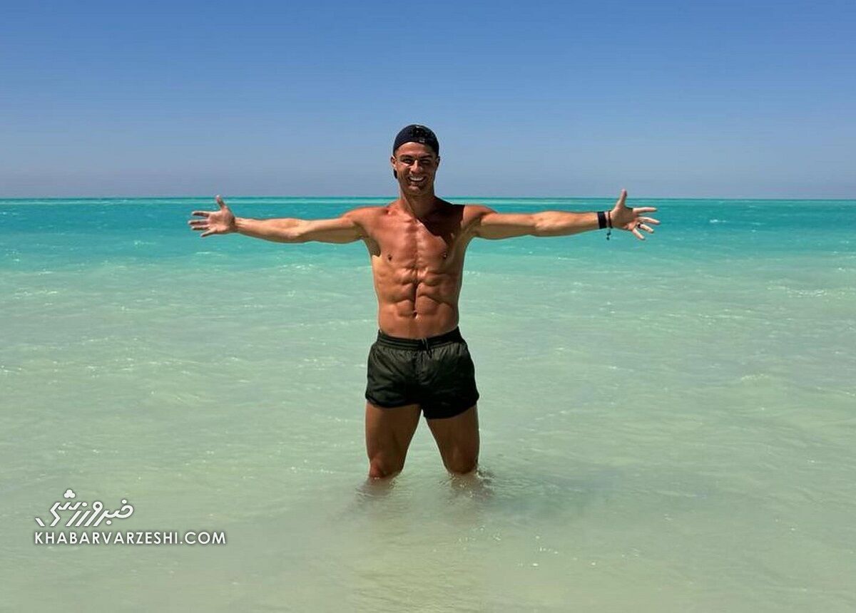 (تصاویر) تصاویری از رونالدو و جورجینا در ساحل دریای‌سرخ