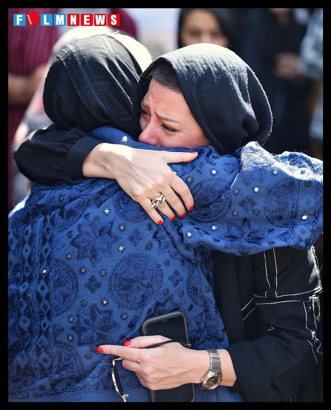 (تصویر) اشک‌های طناز طباطبایی در مراسم رضا داوودنژاد