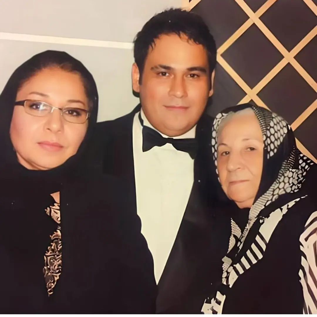 (عکس) تصویری دیده‌نشده از رضا داوودنژاد در لباس دامادی