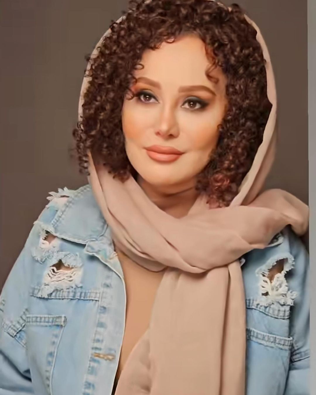 (عکس) آرام جعفری باز هم جوانتر شد! / تاثیر خواهر زیبای بهاره رهنما در تغییر چهره آرام جعفری