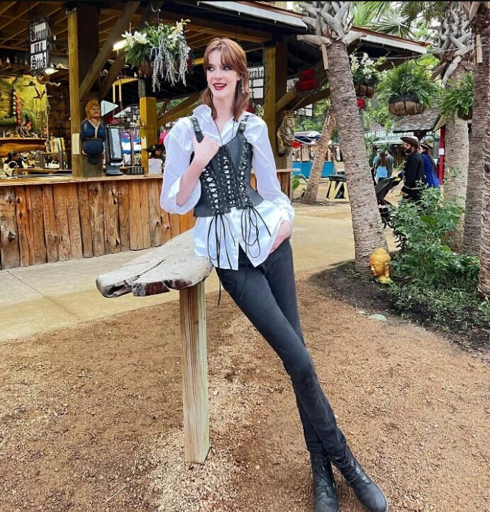 بلندقدترین زن جهان رونمایی شد + تصاویر بلندقدترین زن جهان رونمایی شد + تصاویر