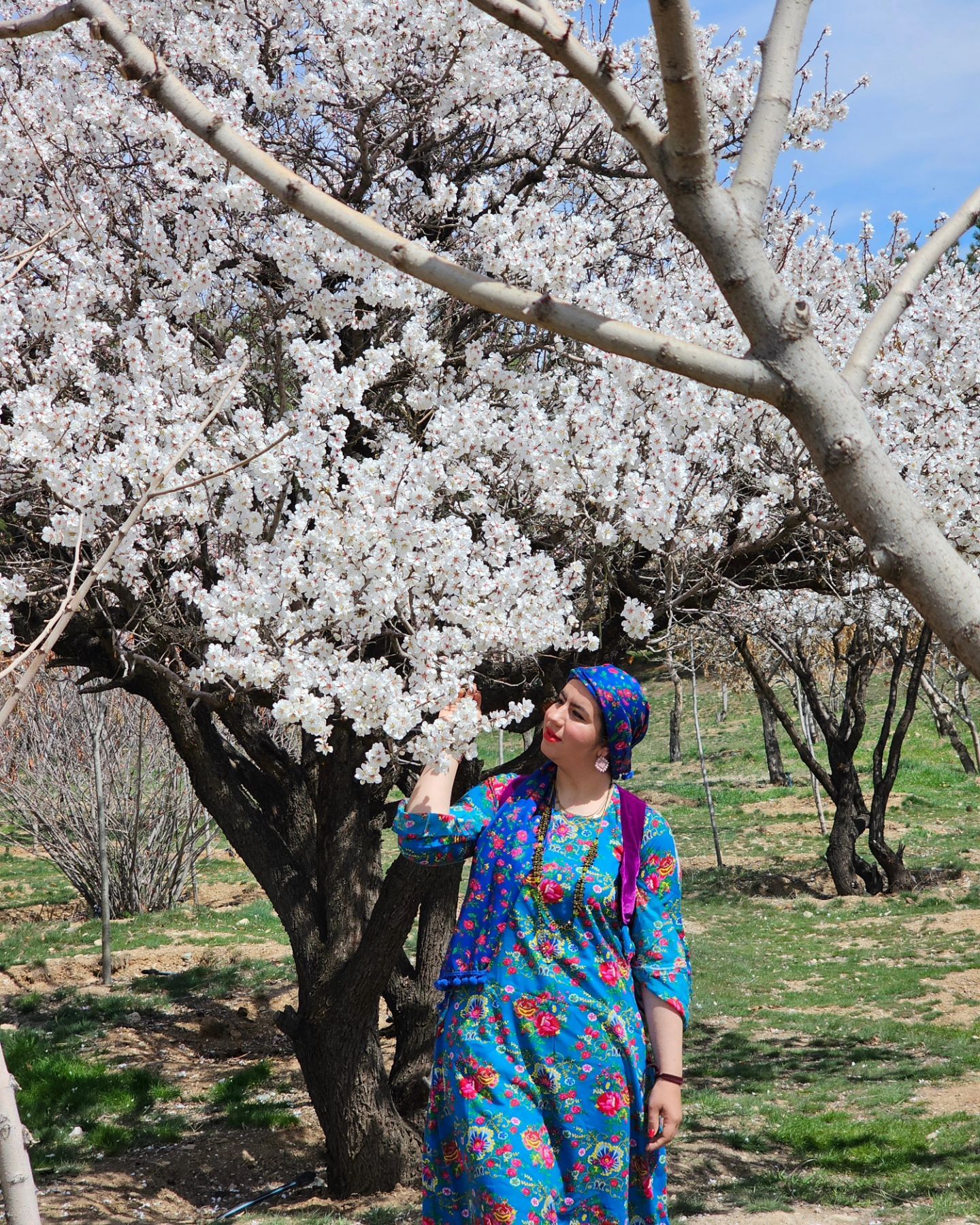 (عکس) تیپ و ژست بهاری متفاوت روناکِ سریال «نون خ»