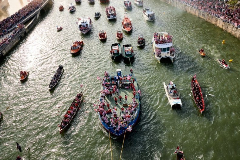 (ویدئو) جشن قرن: بیلبائو تا صبح نخوابید (ویدئو) جشن قرن: بیلبائو تا صبح نخوابید