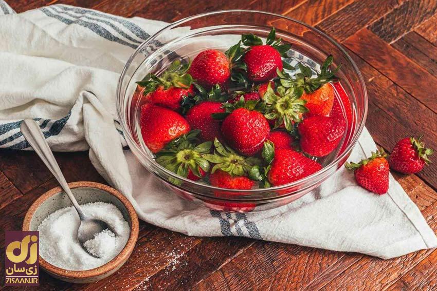 چگونه توت فرنگی را بشوییم که برای خوردنش نگران میکروب‌ها نباشیم؟