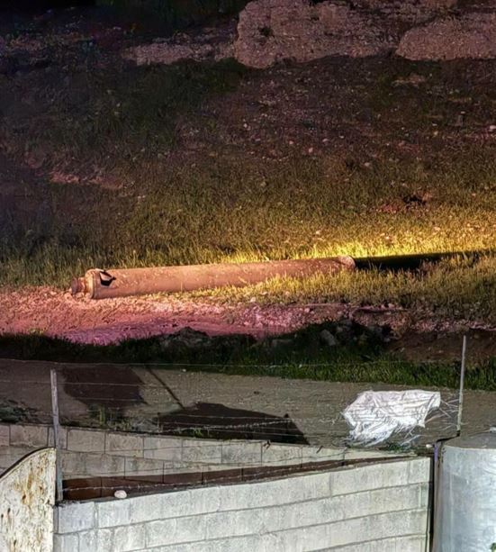 (عکس) بقایای موشکهای سپاه در اراضی اشغالی (عکس) بقایای موشکهای سپاه در اراضی اشغالی