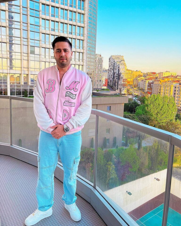 بیوگرافی داوود غفاری؛ داوود هزینه کیست؟ بیوگرافی داوود غفاری؛ داوود هزینه کیست؟