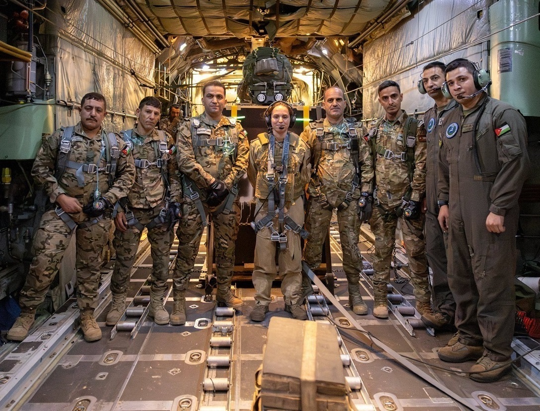 دختر پادشاه اردن در مقابله با پهپادهای ایرانی حضور داشت؟ + تصاویر دختر پادشاه اردن در مقابله با پهپادهای ایرانی حضور داشت؟ + تصاویر