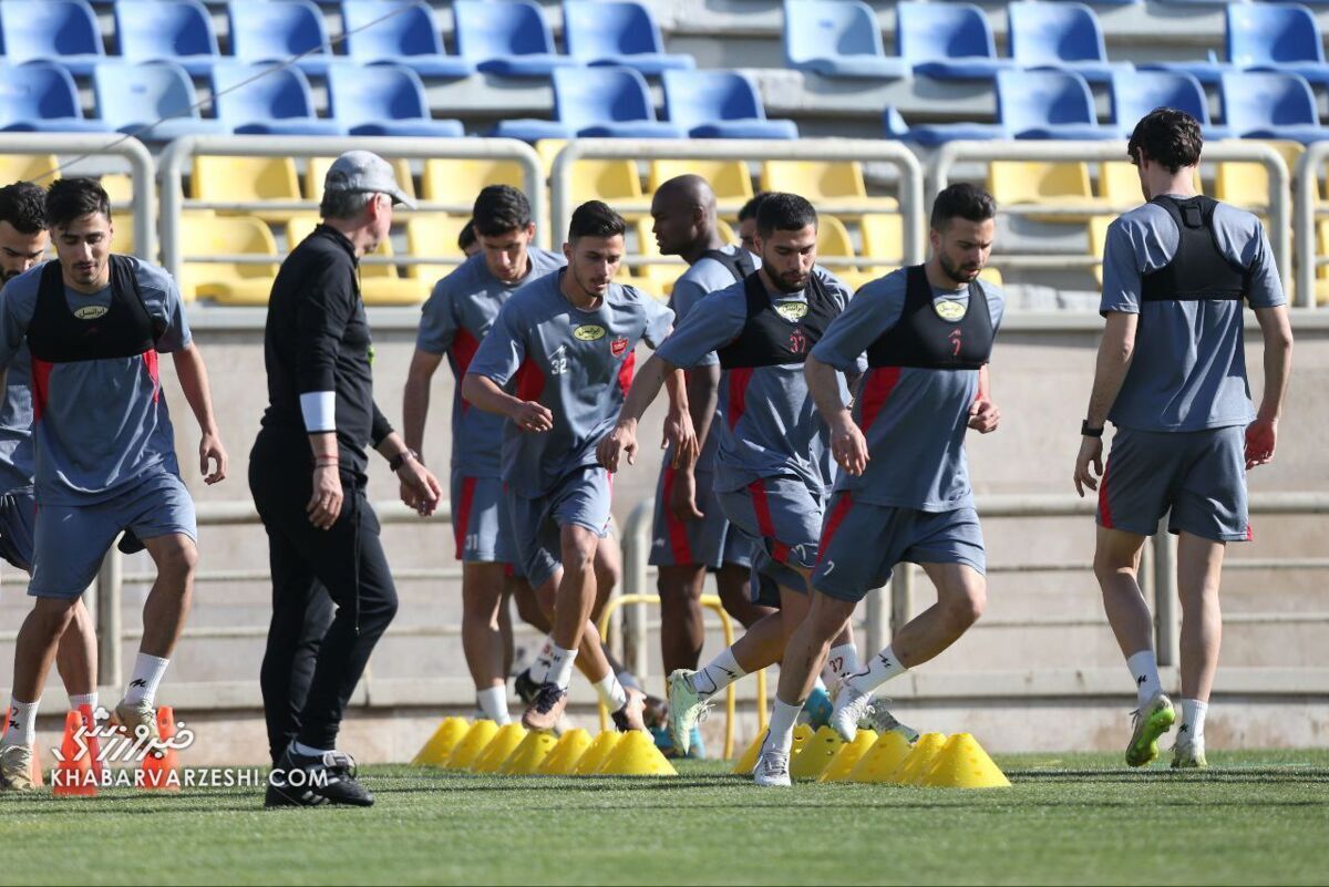 پیشنهاد ۴۵ میلیاردی به ستاره پرسپولیس؛ شبیخون تیم متمول به باشگاه سرخ/ مذاکره با ۴ چهره سرشناس تیم اوسمار