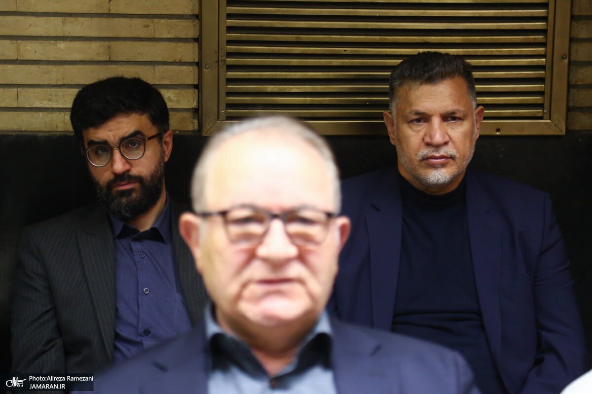 (تصاویر) حضور علی دایی در مراسم ختم همسر سیاستمدار معروف اصلاح‌طلب