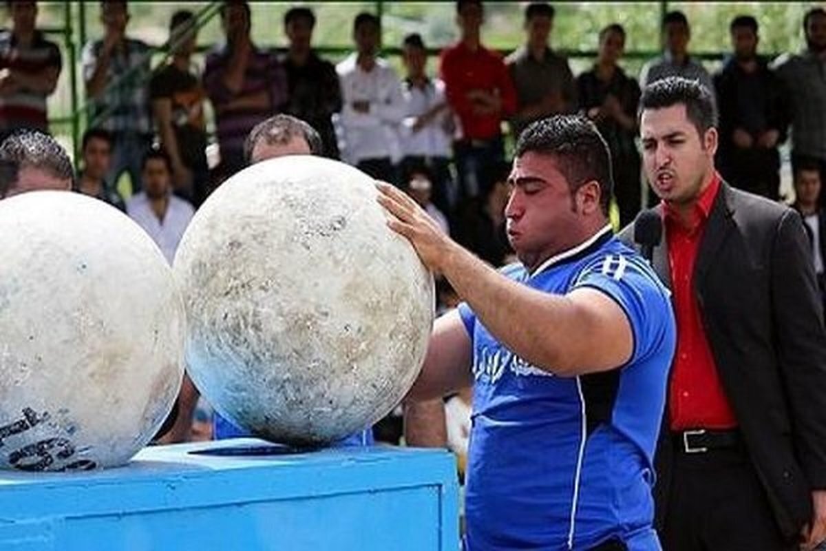 فیلمی جنجالی از مسابقه مردان آهنین؛ بازی عمو زنجیرباف وسط برنامه! + ویدئو