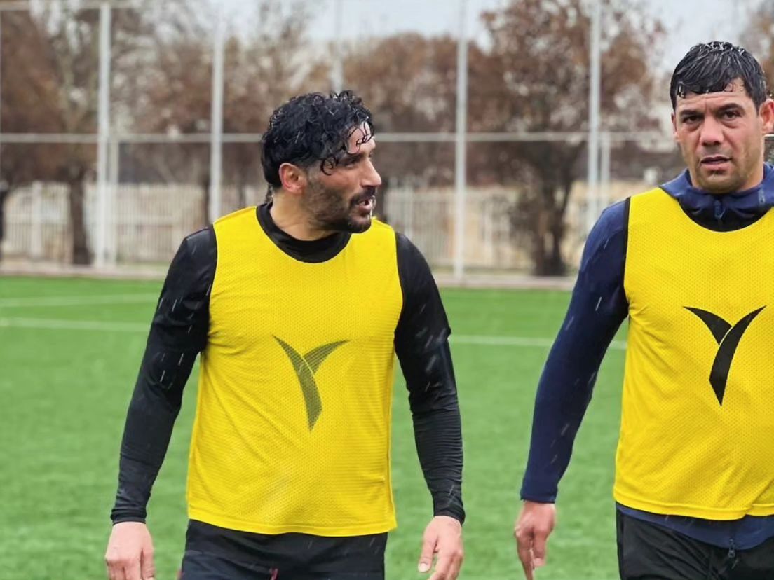 ستاره‌های سرخابی در هوای بارانی مهمان فردوسی‌پور شدند + تصاویر